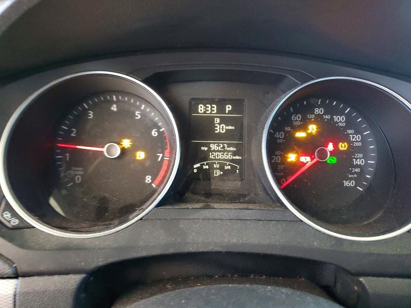 Photo 9 from auction – 2018 VOLKSWAGEN JETTA with VIN 3VW2B7AJ9JM262808