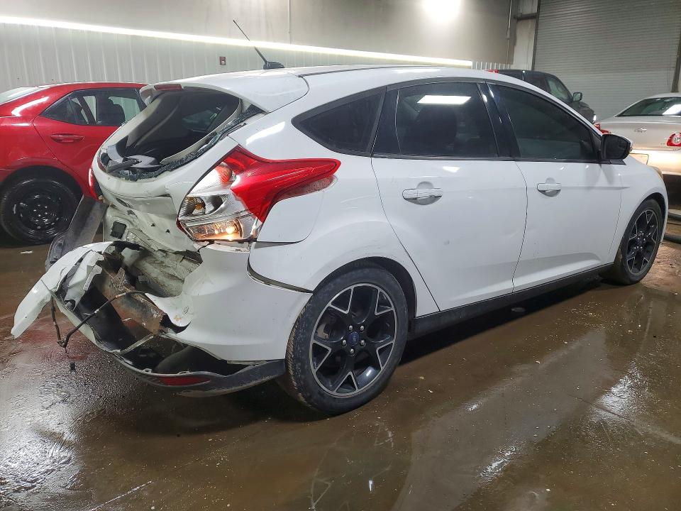 Photo 3 from auction – 2014 FORD FOCUS with VIN 1FADP3K24EL192483