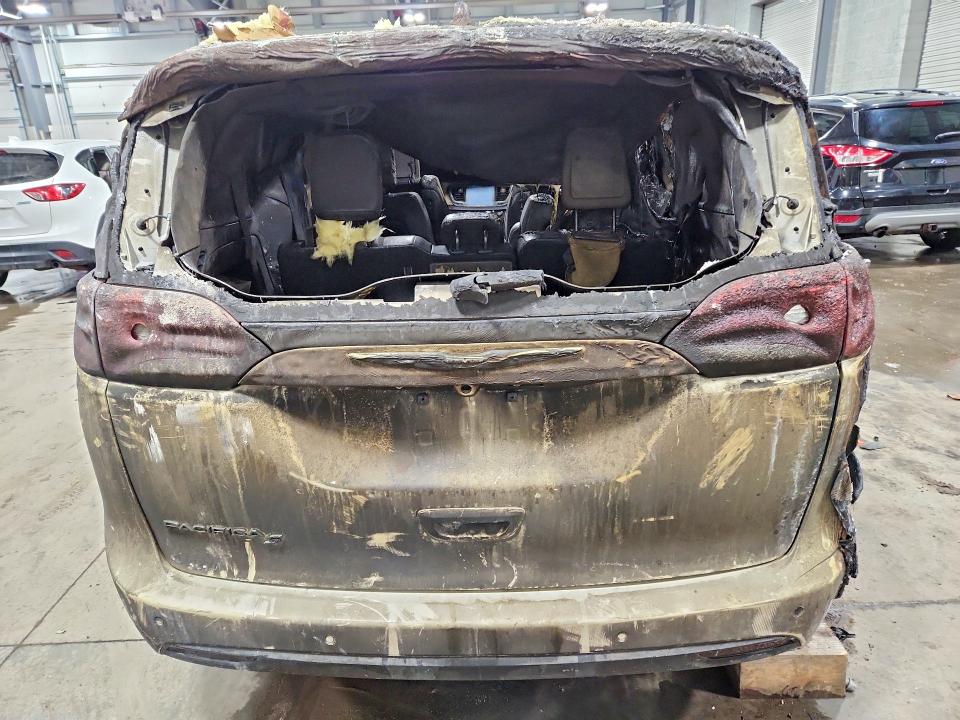 Photo 6 from auction – 2019 CHRYSLER PACIFICA T with VIN 2C4RC1EG0KR597718