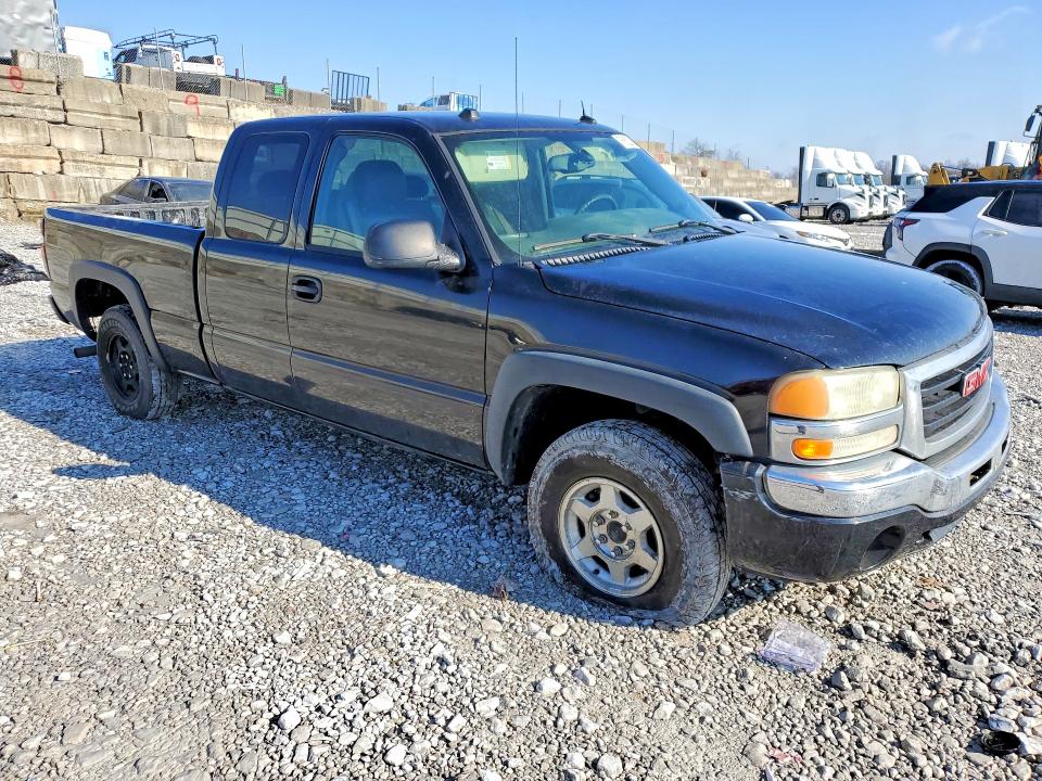 Photo 4 from auction – 2004 GMC NEW SIERRA with VIN 2GTEK19T941274021