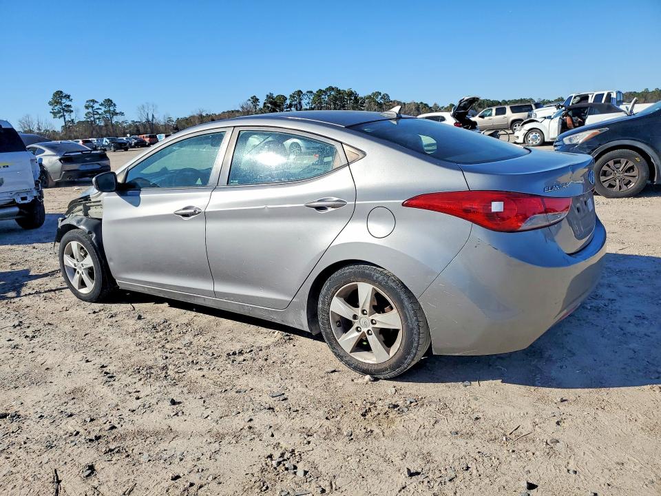 Photo 2 from auction – 2012 HYUNDAI ELANTRA with VIN KMHDH4AE3CU254807