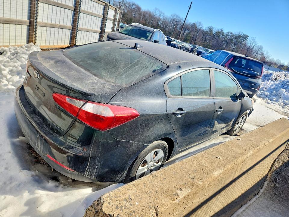 Photo 3 from auction – 2016 KIA FORTE with VIN KNAFK4A68G5569896
