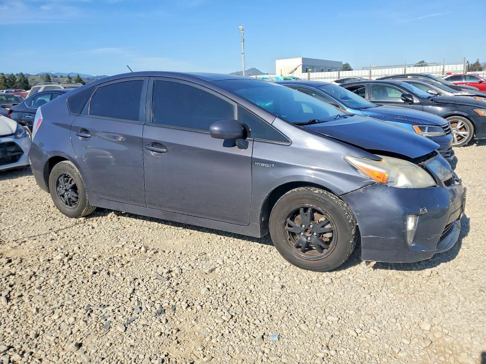 Photo 4 from auction – 2015 TOYOTA PRIUS with VIN JTDKN3DU3F1915033