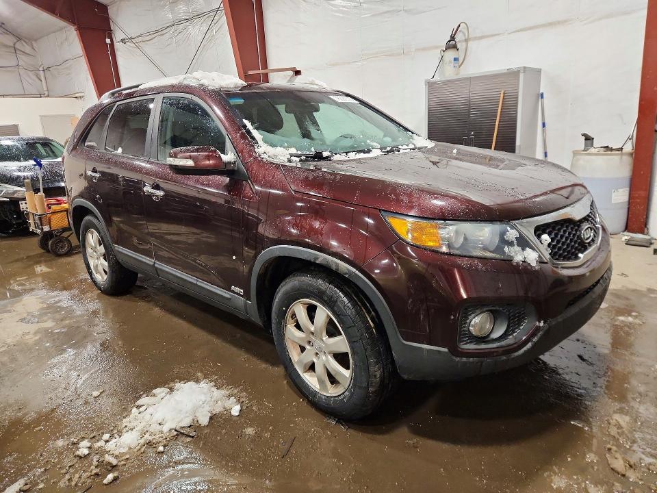 Photo 4 from auction – 2013 KIA SORENTO LX with VIN 5XYKTDA64DG333604