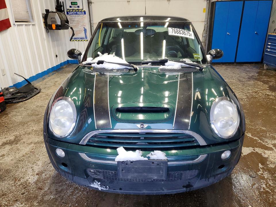 Photo 5 from auction – 2005 MINI COOPER S with VIN WMWRE33515TL14230