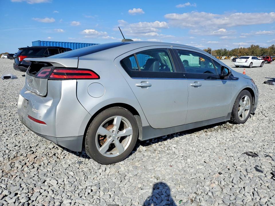 Photo 3 from auction – 2015 CHEVROLET VOLT with VIN 1G1RB6E44FU109636