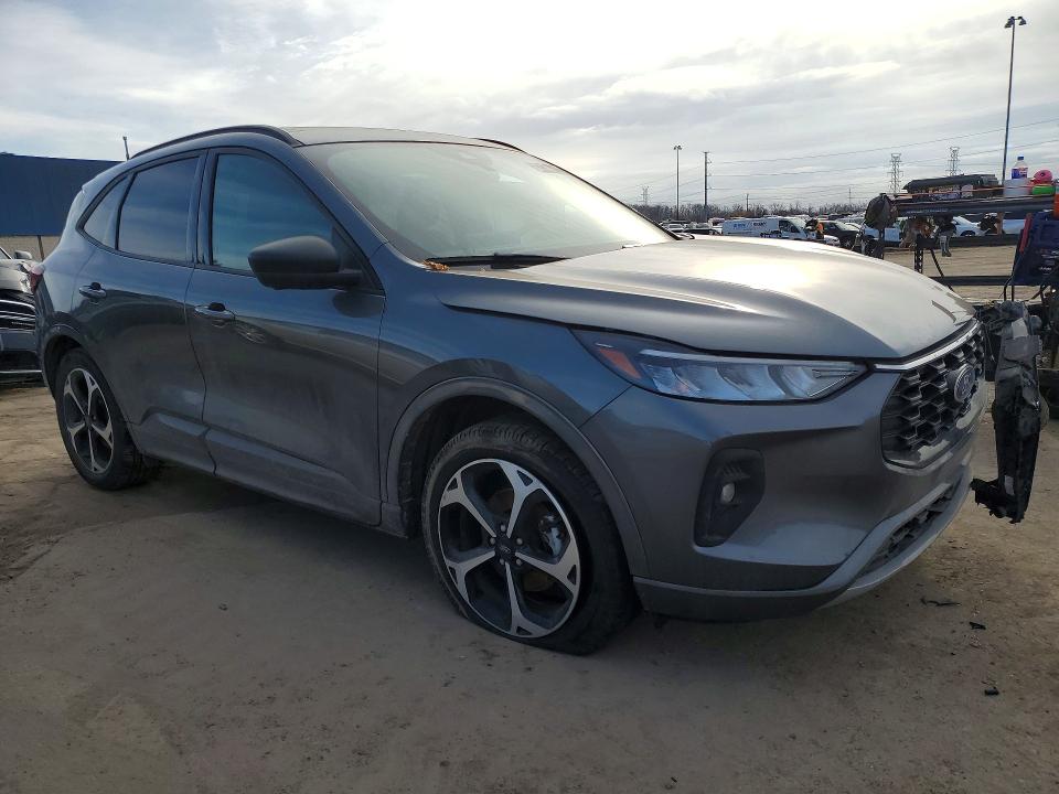 Photo 4 from auction – 2023 FORD ESCAPE with VIN 1FMCU9NZ4PUA09280