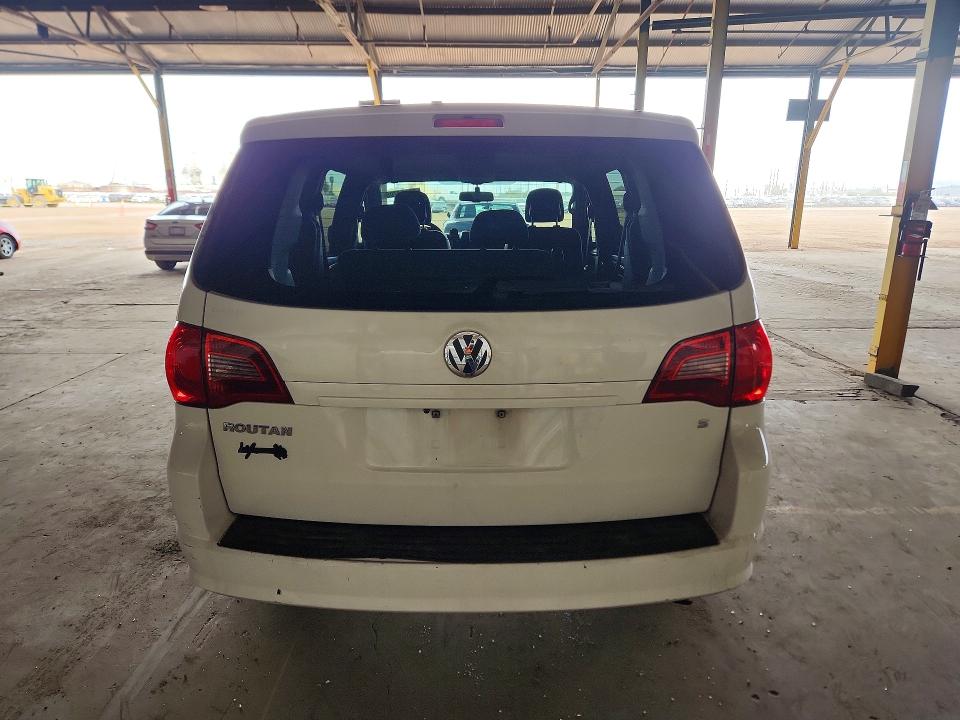 Photo 6 from auction – 2010 VOLKSWAGEN ROUTAN with VIN 2V4RW4D17AR280335