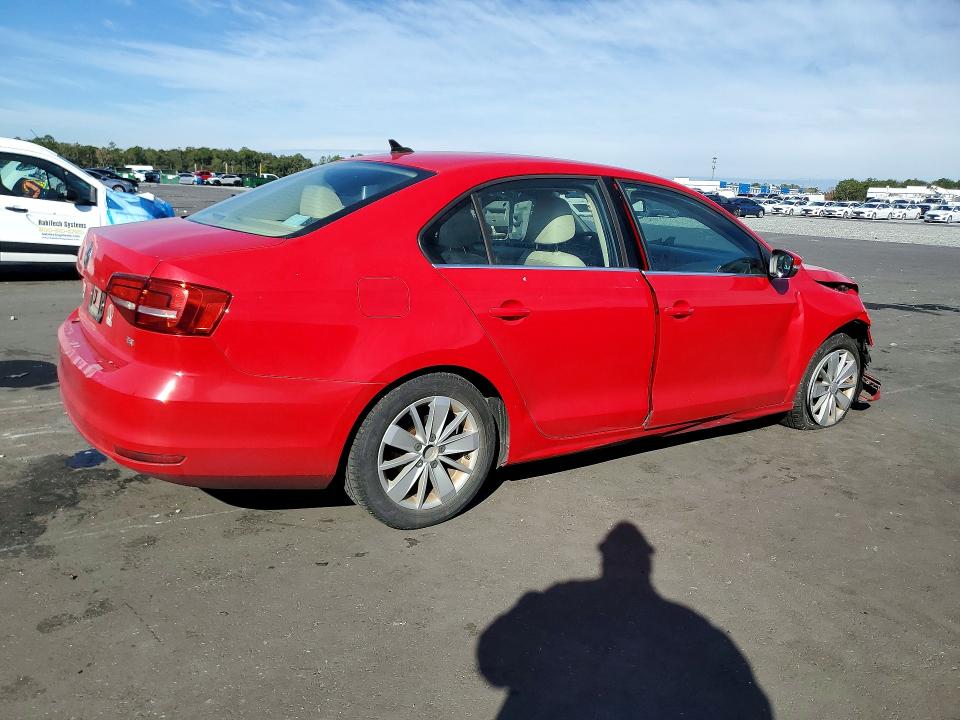 Photo 3 from auction – 2015 VOLKSWAGEN JETTA with VIN 3VWD07AJ2FM403773