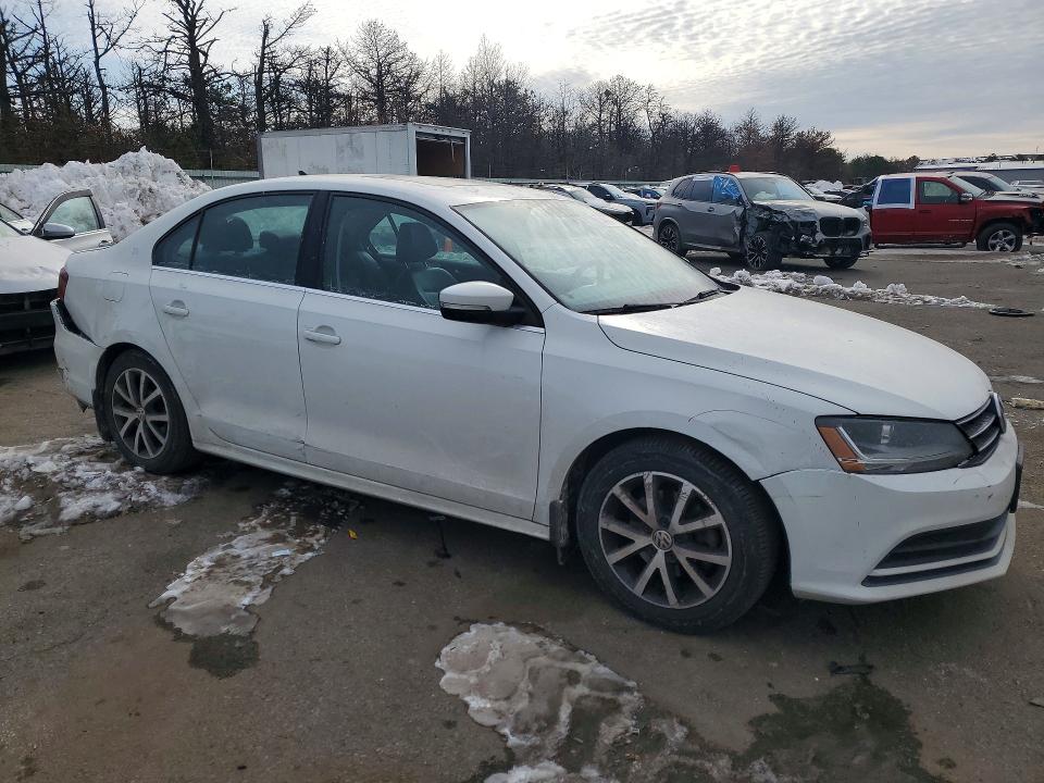 Photo 4 from auction – 2017 VOLKSWAGEN JETTA with VIN 3VWDB7AJXHM265378