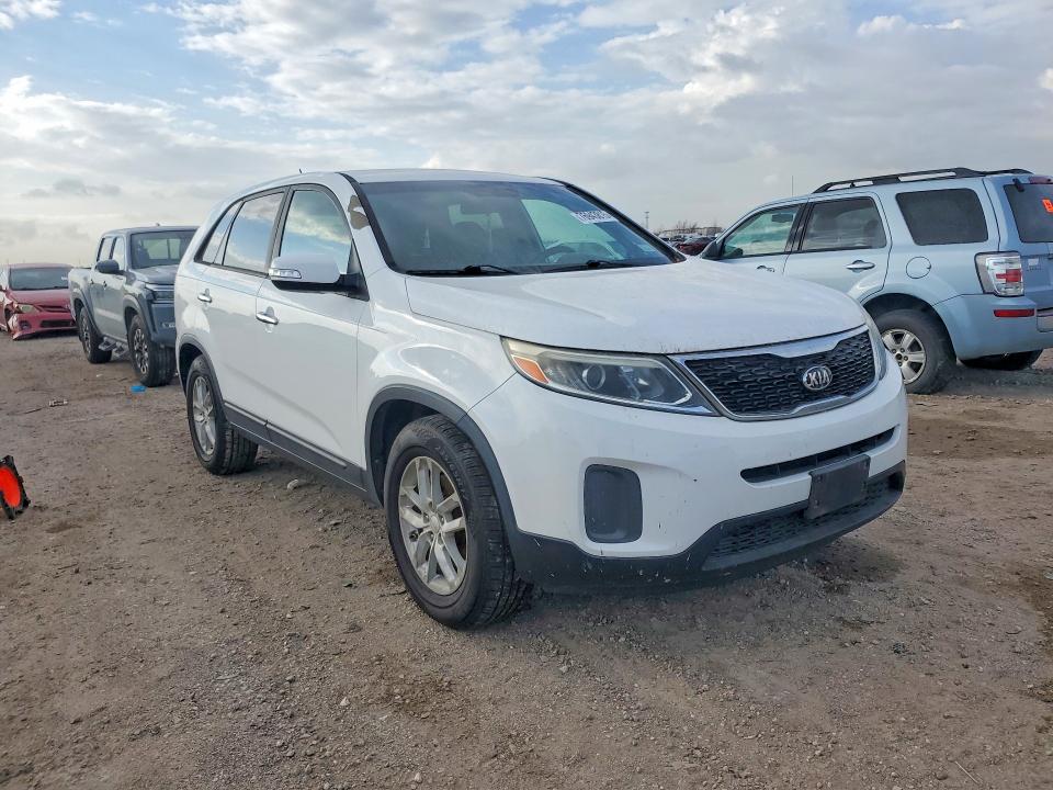 Photo 4 from auction – 2015 KIA SORENTO LX with VIN 5XYKT3A64FG615013