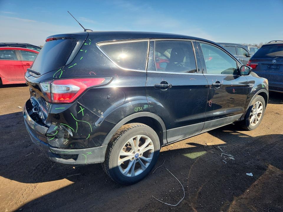Photo 3 from auction – 2017 FORD ESCAPE with VIN 1FMCU9G97HUC99383