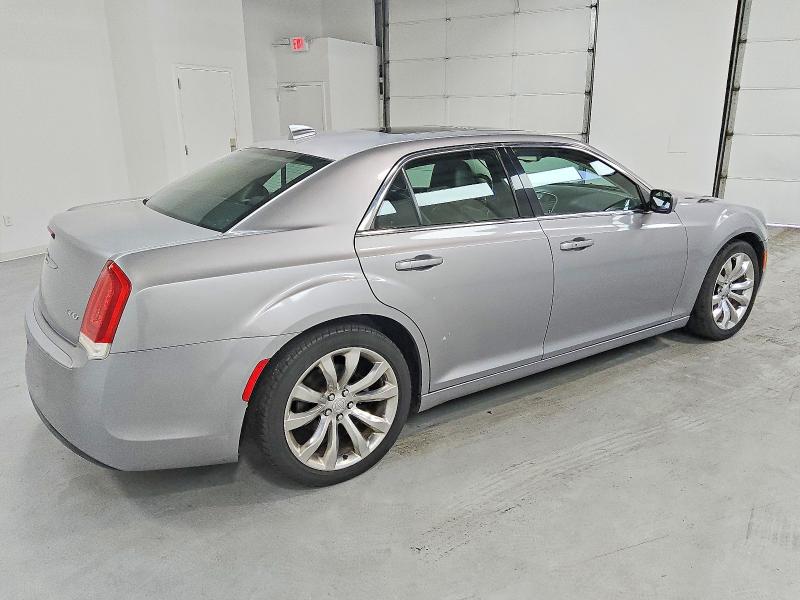 Zdjęcie 3 z aukcji – 2015 CHRYSLER 300 z VIN 2C3CCAAGXFH802778