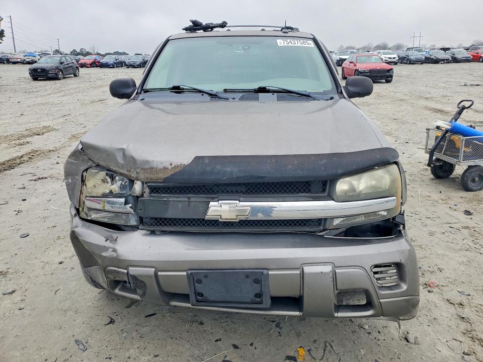 Photo 5 from auction – 2005 CHEVROLET TRAILBLAZER with VIN 1GNDS13S352135720