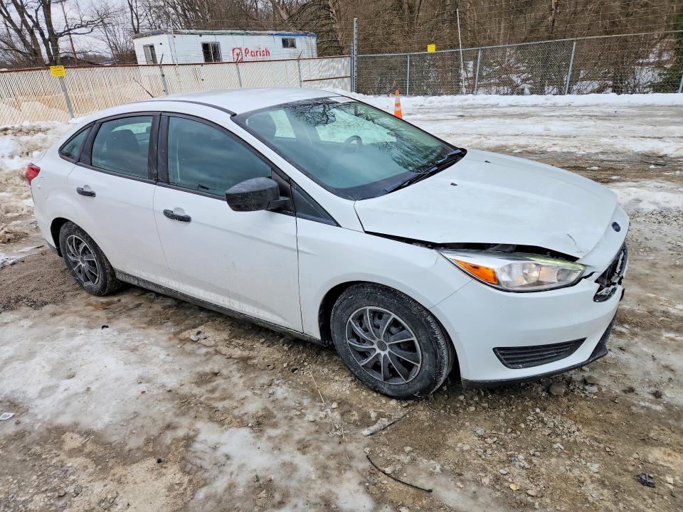 Photo 4 from auction – 2016 FORD FOCUS S with VIN 1FADP3E20GL270949