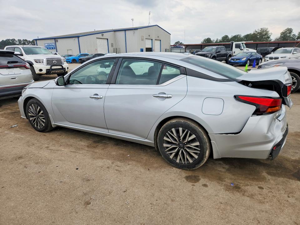 Photo 2 from auction – 2023 NISS ALTIMA with VIN 1N4BL4DV9PN390144