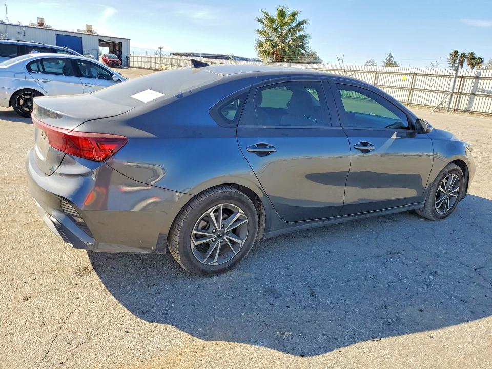 Photo 3 from auction – 2023 KIA FORTE with VIN 3KPF24AD6PE548969