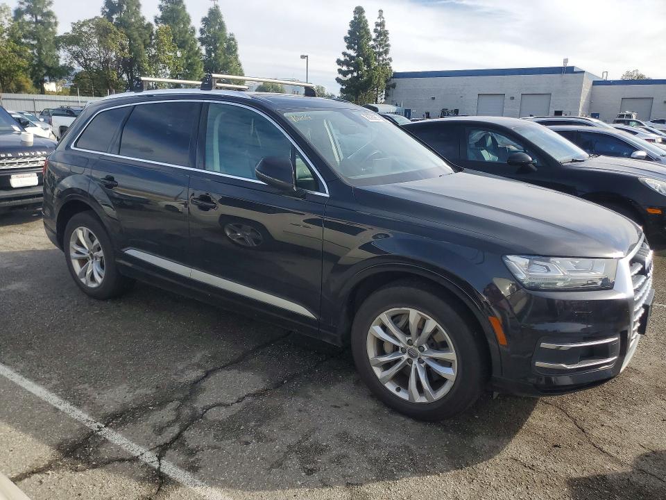 Photo 4 from auction – 2018 AUDI Q7 with VIN WA1LAAF78JD003737