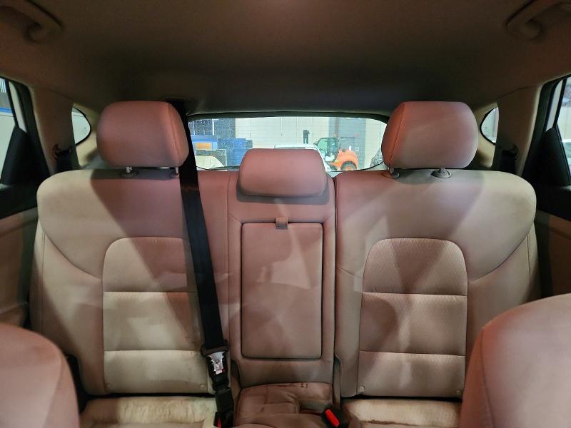 Photo 10 from auction – 2018 HYUNDAI TUCSON SE with VIN KM8J2CA40JU653354