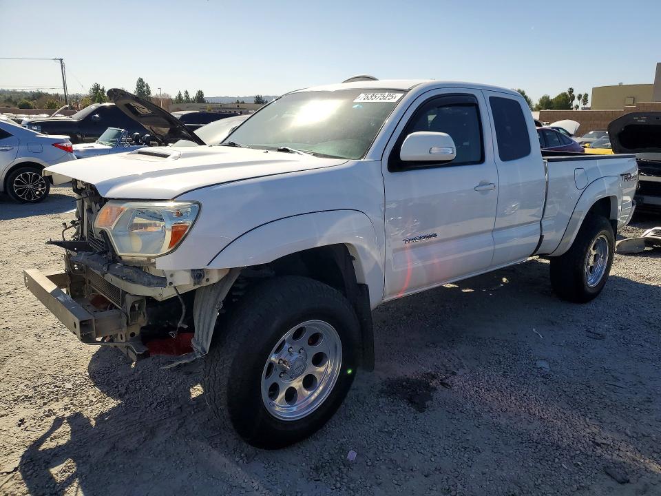 Photo 1 from auction – 2015 TOYOTA TACOMA PRE with VIN 5TFTU4GN4FX082289