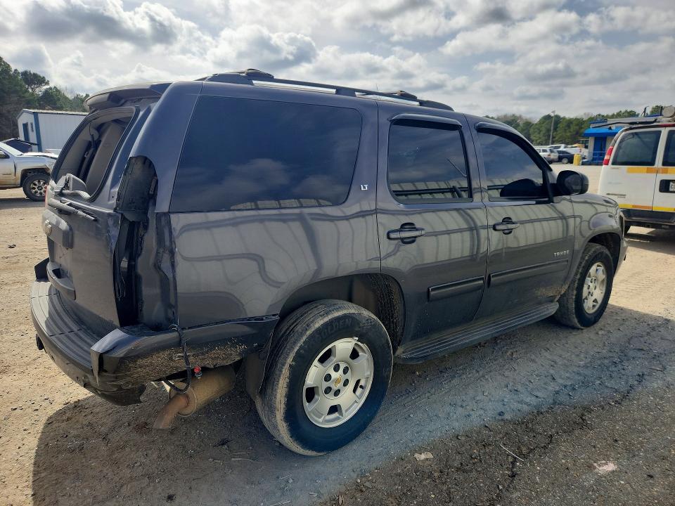 Photo 3 from auction – 2011 CHEVROLET TAHOE with VIN 1GNSCBE06BR116121
