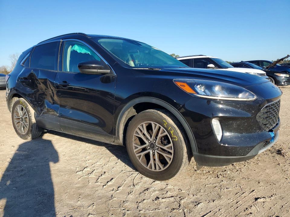 Photo 4 from auction – 2022 FORD ESCAPE with VIN 1FMCU9H69NUA84233