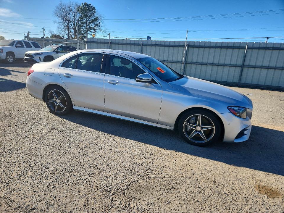 Photo 4 from auction – 2017 MERCEDES-BENZ E with VIN WDDZF4JB4HA023824