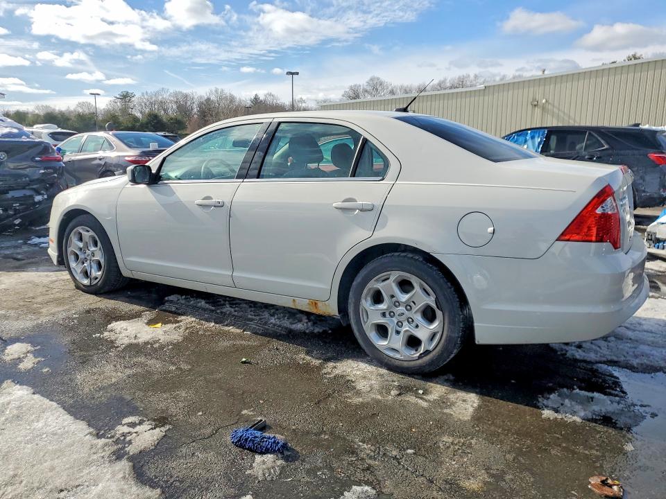 Photo 2 from auction – 2011 FORD FUSION SE with VIN 3FAHP0HA5BR343021