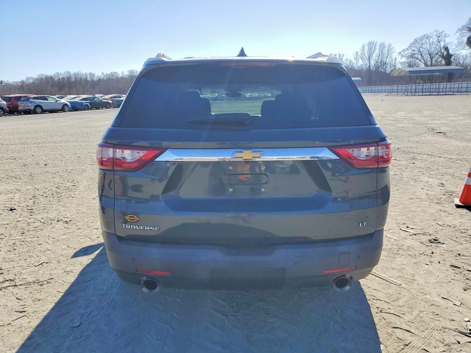Photo 6 from auction – 2018 CHEVROLET TRAVERSE with VIN 1GNERGKW7JJ141382