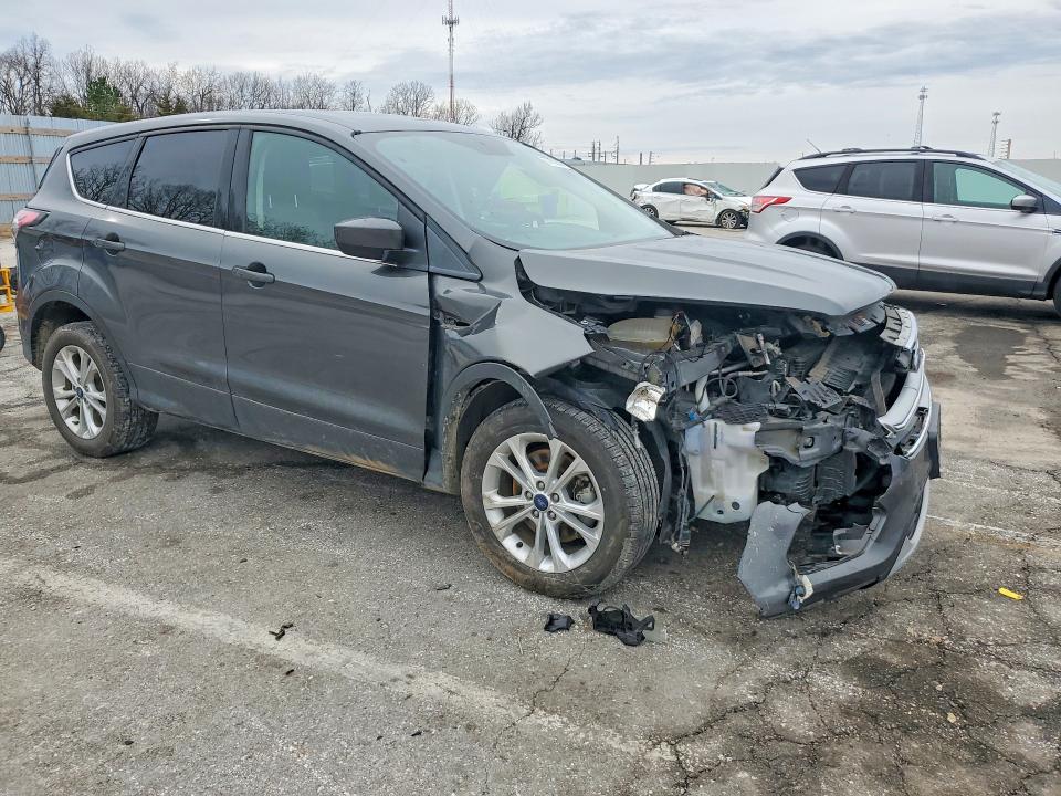 Photo 4 from auction – 2017 FORD ESCAPE with VIN 1FMCU9G91HUA95548