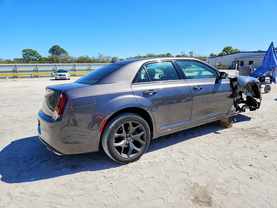 Photo 3 from auction – 2023 CHRYSLER 300 with VIN 2C3CCABG1PH509495