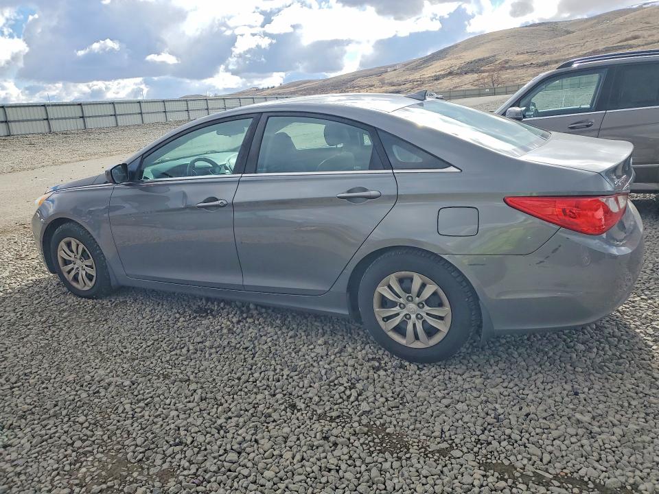 Photo 2 from auction – 2012 HYUNDAI SONATA with VIN 5NPEB4AC8CH487553