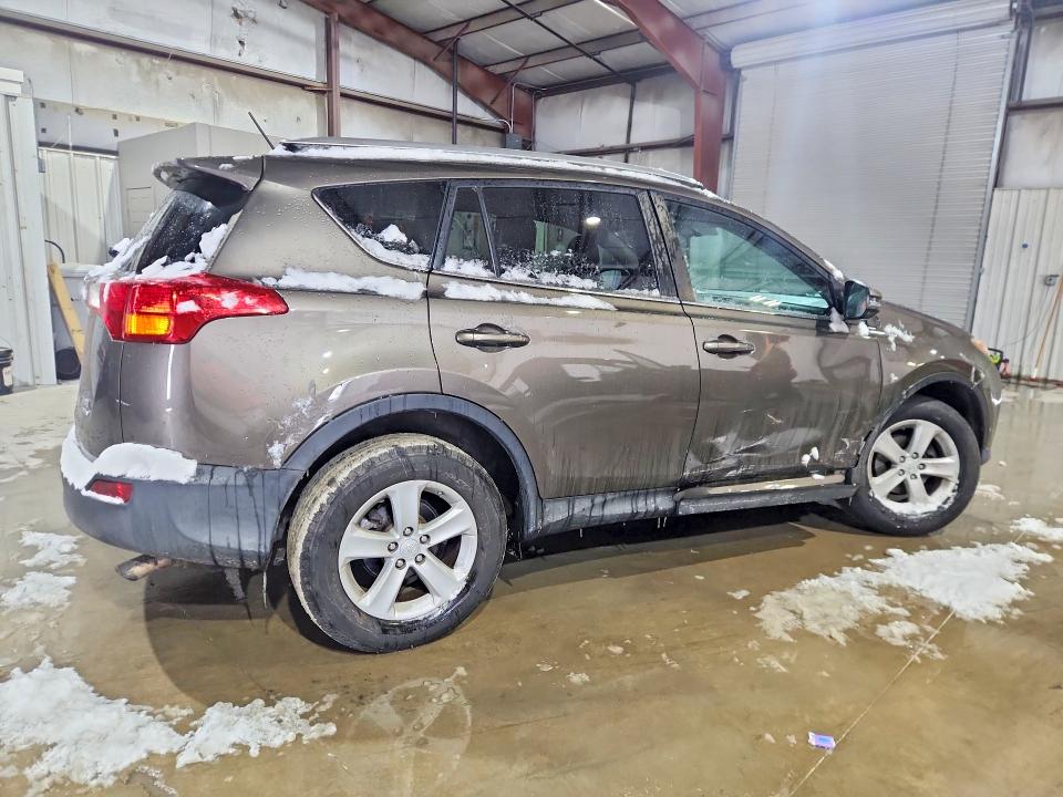 Photo 3 from auction – 2014 TOYOTA RAV4 with VIN 2T3RFREV7EW158630