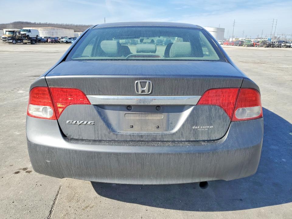 Photo 6 from auction – 2011 HONDA CIVIC with VIN 19XFA1F87BE040855