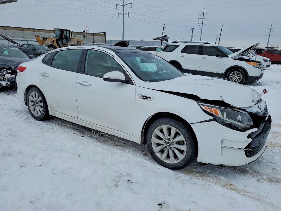 Photo 4 from auction – 2016 KIA OPTIMA EX with VIN 5XXGU4L39GG006680