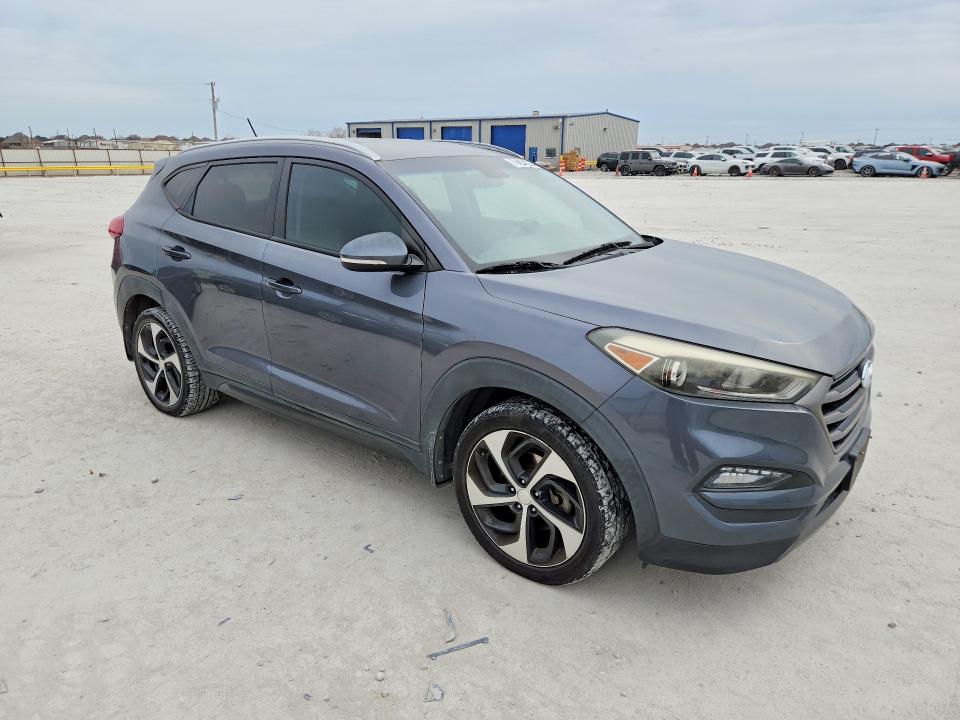 Photo 4 from auction – 2016 HYUNDAI TUCSON with VIN KM8J33A29GU048835