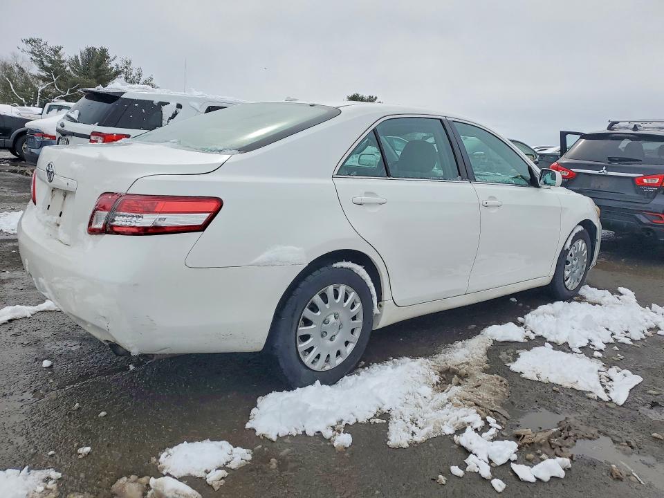 Photo 3 from auction – 2011 TOYOTA CAMRY with VIN 4T4BF3EK4BR207152