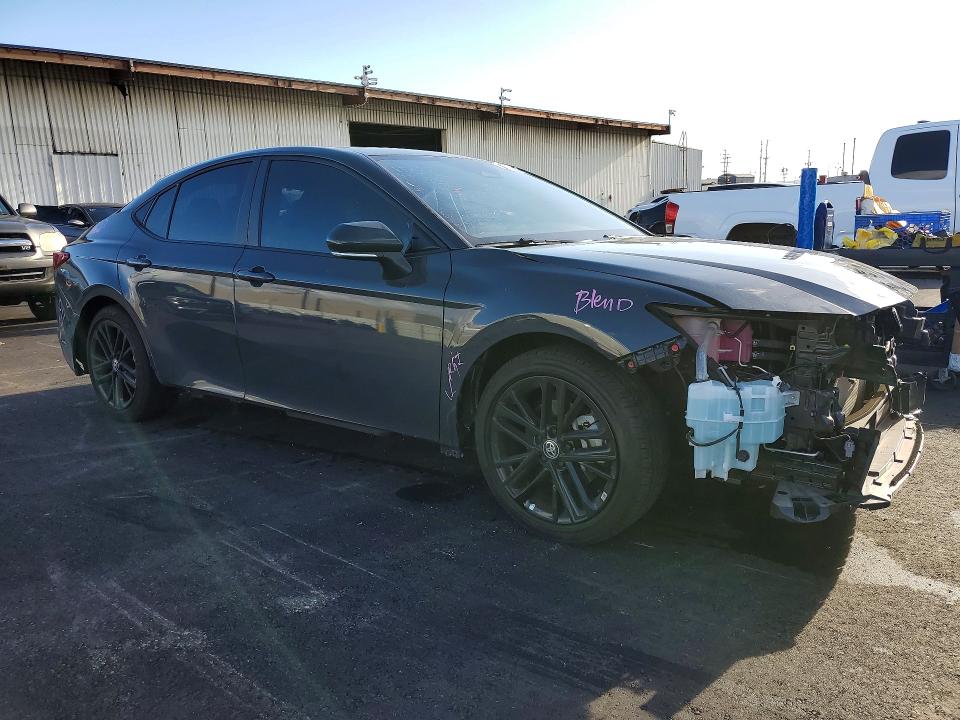 Photo 4 from auction – 2025 TOYOTA CAMRY with VIN 4T1DAACK1SU614077