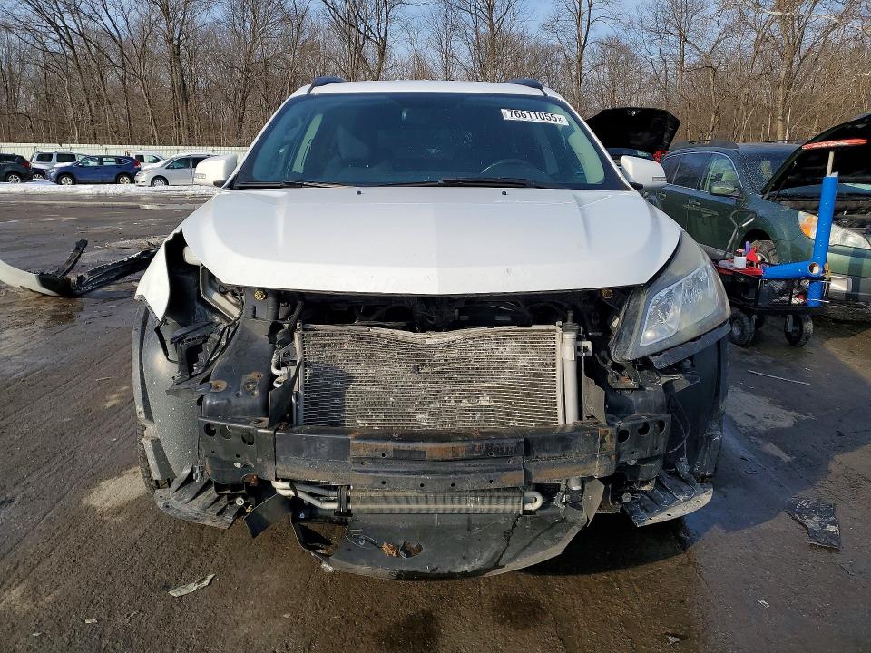 Photo 5 from auction – 2017 CHEVROLET TRAVERSE with VIN 1GNKRGKD0HJ131563
