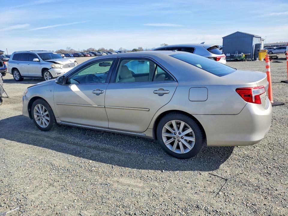 Photo 2 from auction – 2014 TOYOTA CAMRY with VIN 4T1BD1FK0EU129198