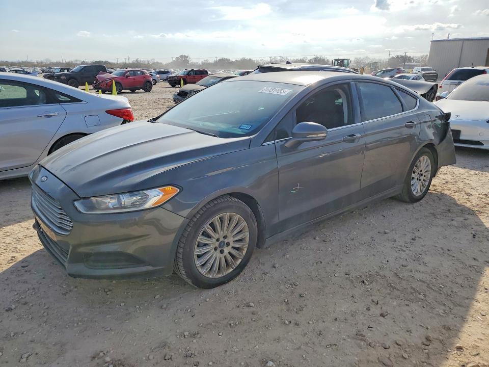 FORD FUSION 2015 with VIN 3FA6P0LU1FR278683 - Photo from auction