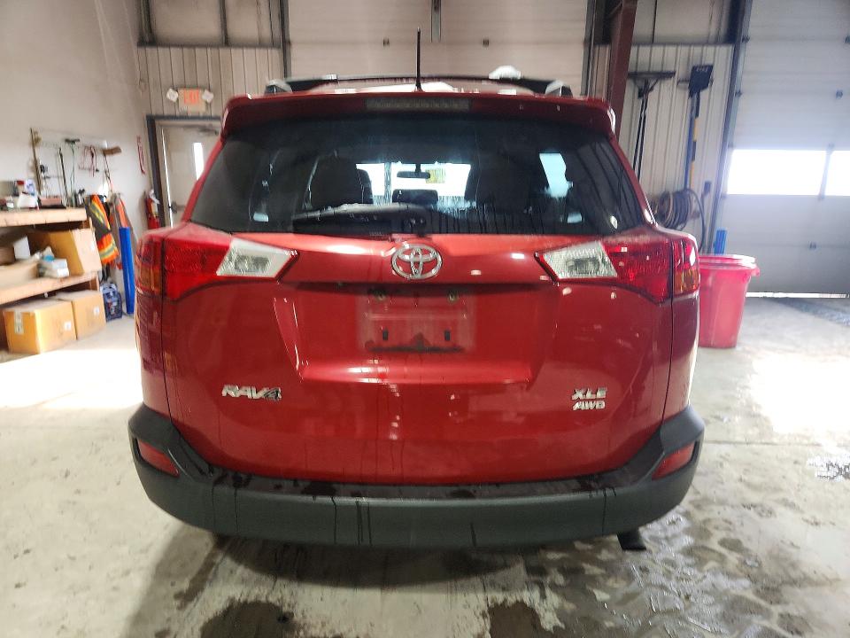 Photo 6 from auction – 2015 TOYOTA RAV4 XLE with VIN JTMRFREV4FD152802