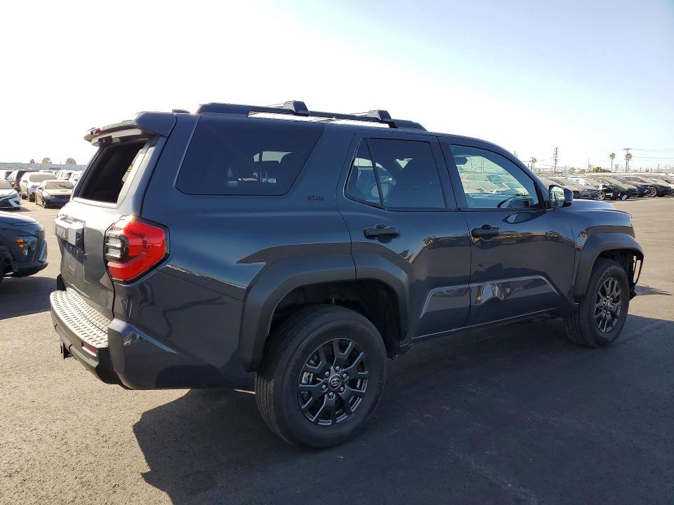 Photo 3 from auction – 2025 TOYOTA 4RUNNER SR with VIN JTEVA5AR7S5004951