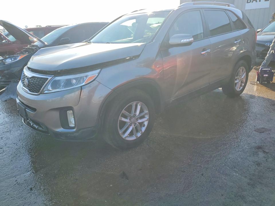 KIA SORENTO 2014 with VIN 5XYKT3A6XEG499816 - Photo from auction