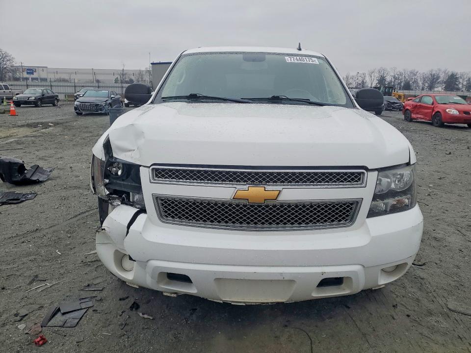 Photo 5 from auction – 2013 CHEVROLET SUBURBAN with VIN 1GNSCHE04DR334564