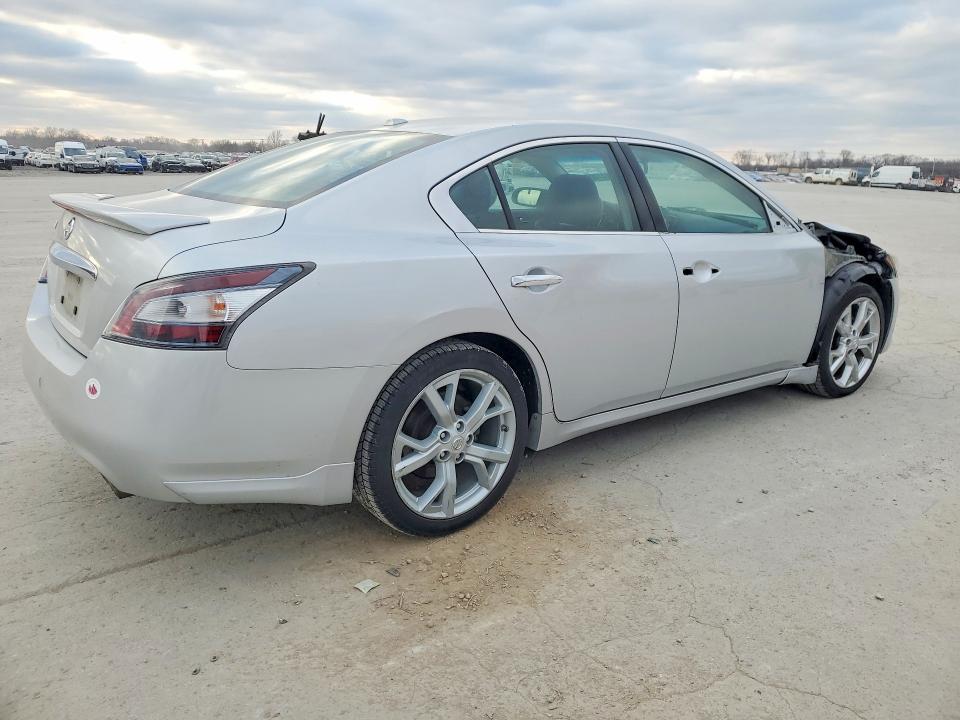 Photo 3 from auction – 2012 NISS MAXIMA with VIN 1N4AA5AP1CC809199
