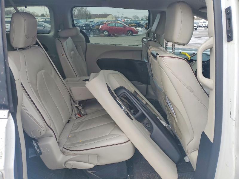 Photo 11 from auction – 2018 CHRYSLER PACIFICA with VIN 2C4RC1GG2JR252542
