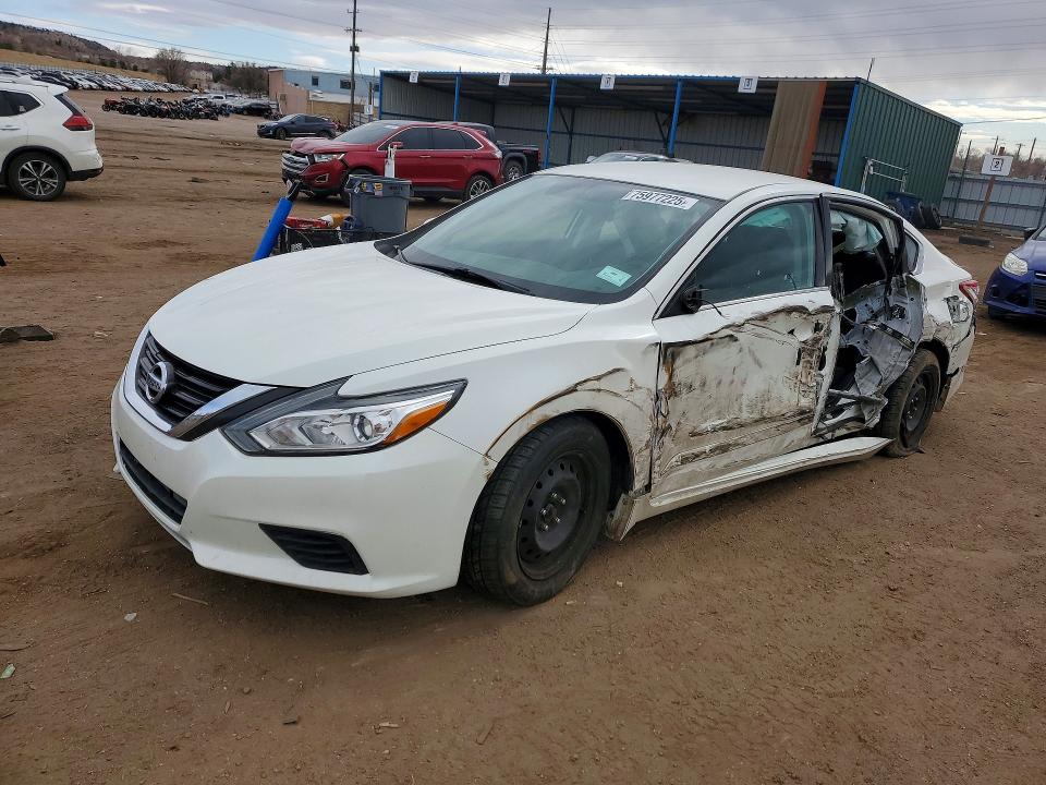 NISS ALTIMA 2016 with VIN 1N4AL3APXGN343880 - Photo from auction