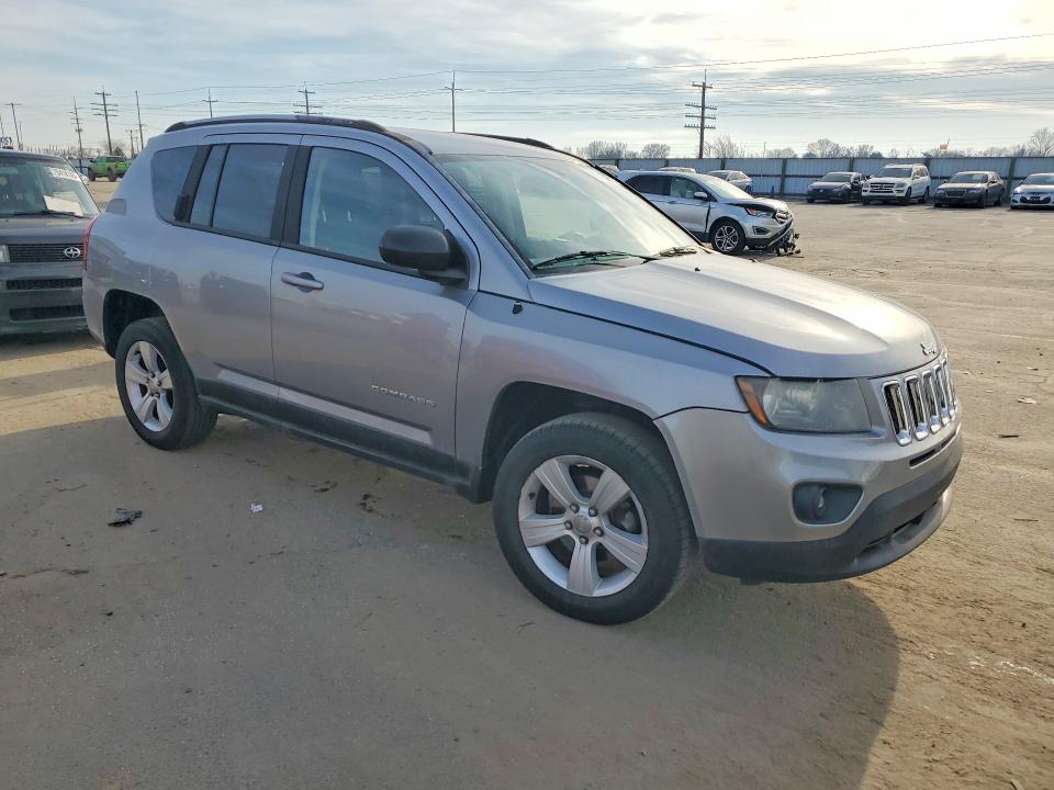 Photo 4 from auction – 2016 JEEP COMPASS with VIN 1C4NJDBB4GD556727