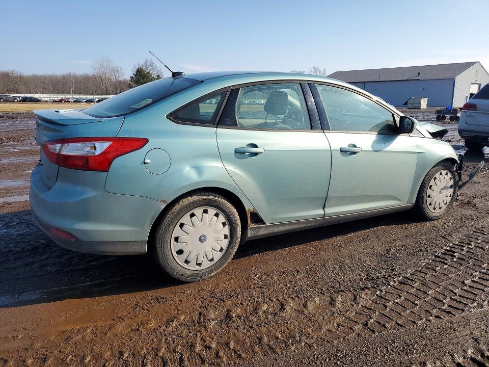 Photo 3 from auction – 2012 FORD FOCUS with VIN 1FAHP3F2XCL271715